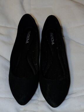 Soda Black Pointed Toe Ballet Flats